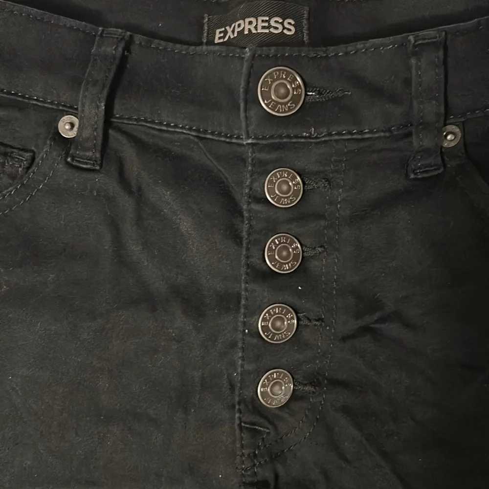 Express Women's Black Button-Up Shorts
